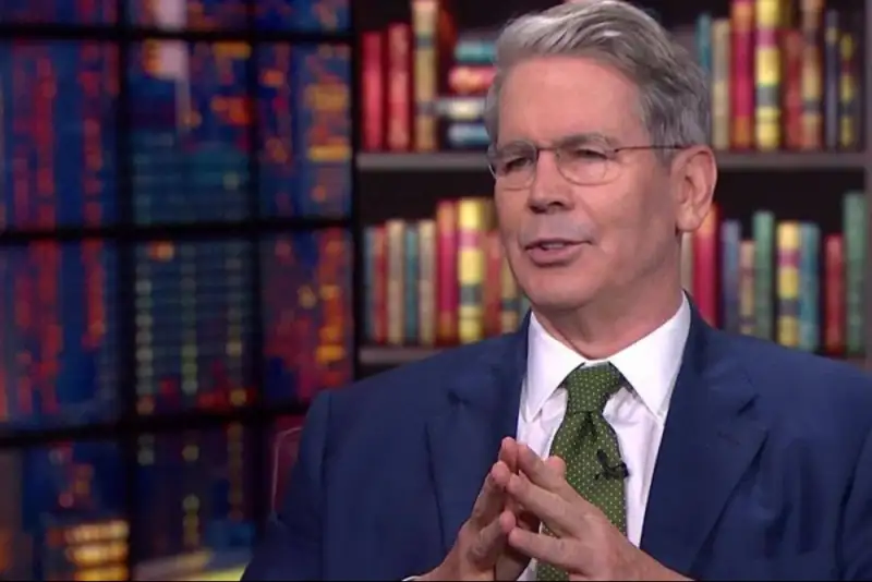 اعتراف وزیر خزانه‌داری آمریکا: تحریم‌ها مردم ایران را هدف قرار داده‌اند