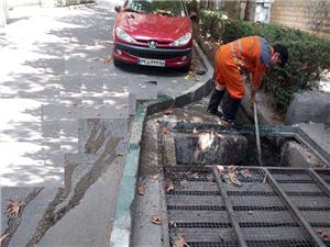 احداث حوضچههاي زبالهگير در کانال و آبروهاي منطقه 2