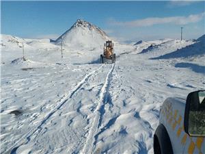 بارش برف و کولاک شدید در محور نیشابور به چکنه