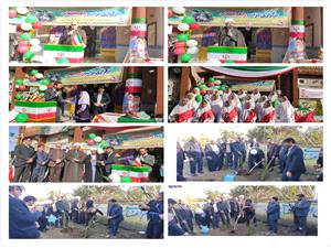 نواختن زنگ انقلاب در آهنگرکلا بزرگ بابل؛ کاشت نهال به يادمان 13 شهيد محل