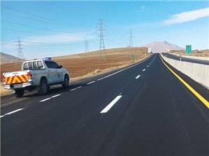 اجراي 60 کيلومتر روکش آسفالت و 150 کيلومتر خط کشي در محور هاي مواصلاتي شهرستان ازنا