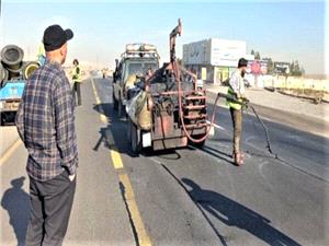 طرح حفاظتي آسفالت در طول راههاي استان قم