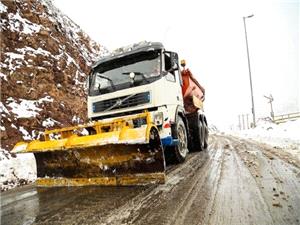 150 کيلومتر از محورهاي کوهستاني مازندران برفروبي شد