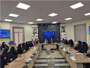 نشست توسلي با جمعي از بانوان فعال و کارآفرين بهار/تأکيد بر نقش کليدي بانوان در توسعه و پيشرفت