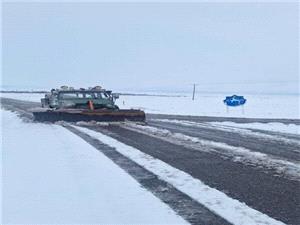 تداوم بارش برف و باران و انسداد برخي از محورهاي مواصلاتي کشور