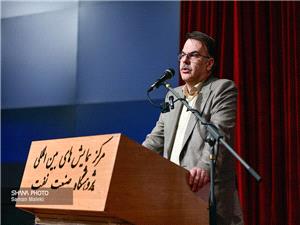 پژوهشگاه صنعت نفت بايد محور فعاليتهاي فناورانه صنعت باشد