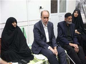 ديدار نايبرئيس مجلس با خانواده سه شهيد دفاع مقدس در آران و بيدگل