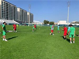 برگزاری کارگاه داوری پیش از آخرین تمرین تیم فوتبال امید ایران در اردوی دبی