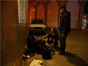 طرح «پناه گرم»، استقرار دو اتوبوس براي اسکان بي خانمانها در ميدان تجريش