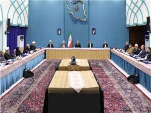 پزشکیان: در دهه فجر آرمانهای انقلاب را نه تنها در گفتار بلکه در عمل زنده کنیم