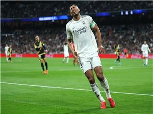 بیلینغهام نجم ریال مدرید یثیر المخاوف بصوره "مقلقه" ورساله غامضه