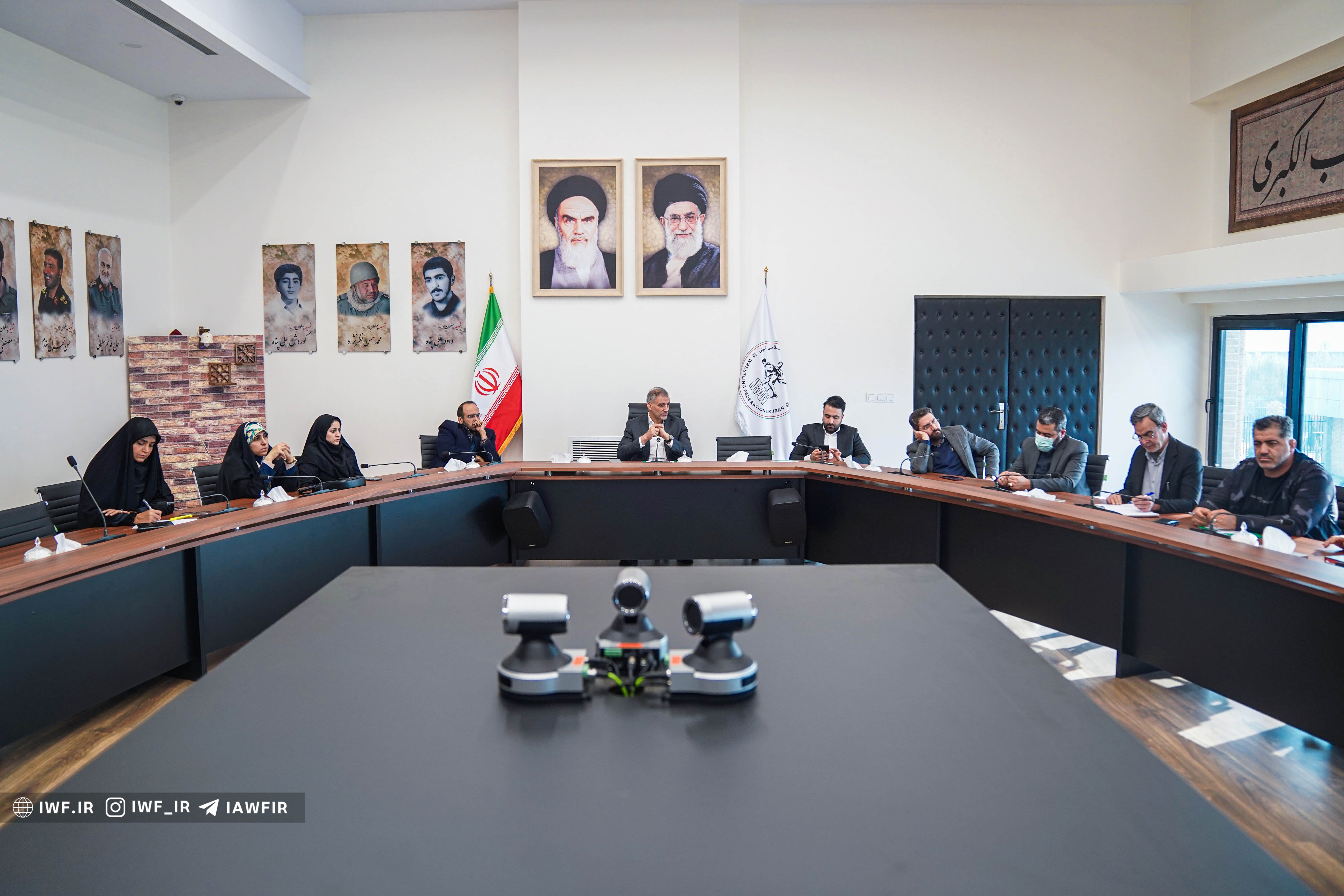 محرومیت از حضور در سالن مسابقات، فعالیت در کشتی و جریمه نقدی